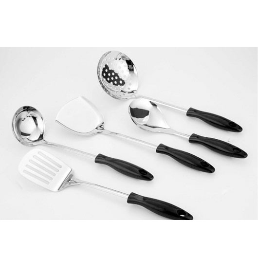 Kitchenware and knives 1